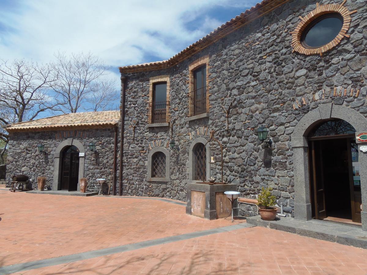 Le Cisterne Dell'Etna Hotel Calcerana-Marina ภายนอก รูปภาพ