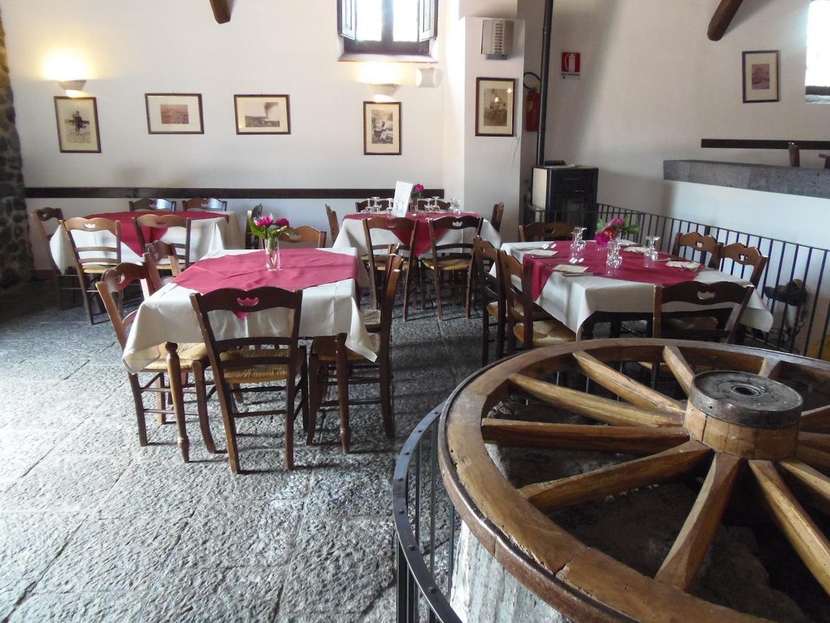 Le Cisterne Dell'Etna Hotel Calcerana-Marina ภายนอก รูปภาพ