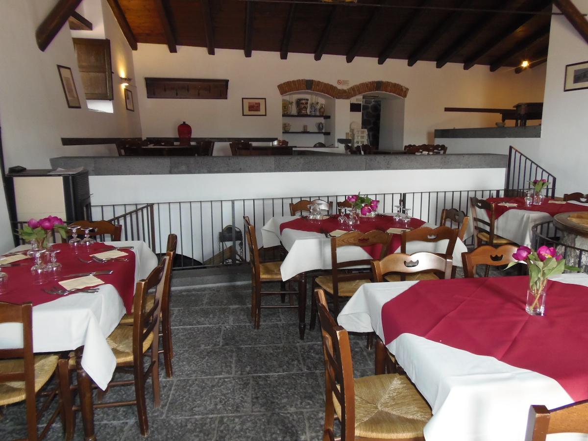 Le Cisterne Dell'Etna Hotel Calcerana-Marina ภายนอก รูปภาพ