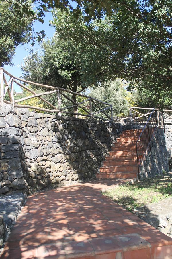 Le Cisterne Dell'Etna Hotel Calcerana-Marina ภายนอก รูปภาพ