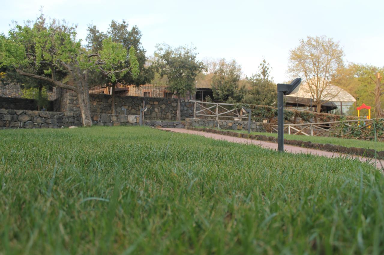 Le Cisterne Dell'Etna Hotel Calcerana-Marina ภายนอก รูปภาพ
