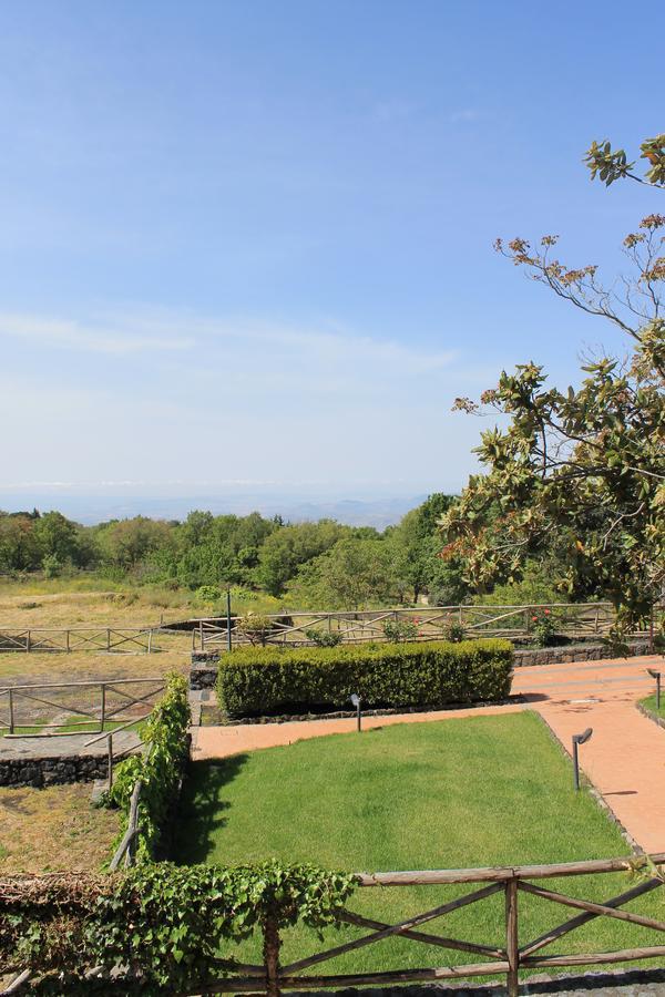 Le Cisterne Dell'Etna Hotel Calcerana-Marina ภายนอก รูปภาพ