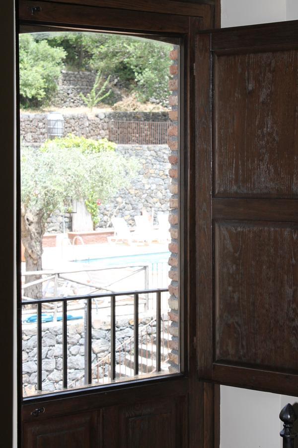 Le Cisterne Dell'Etna Hotel Calcerana-Marina ภายนอก รูปภาพ