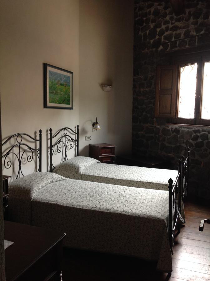 Le Cisterne Dell'Etna Hotel Calcerana-Marina ภายนอก รูปภาพ